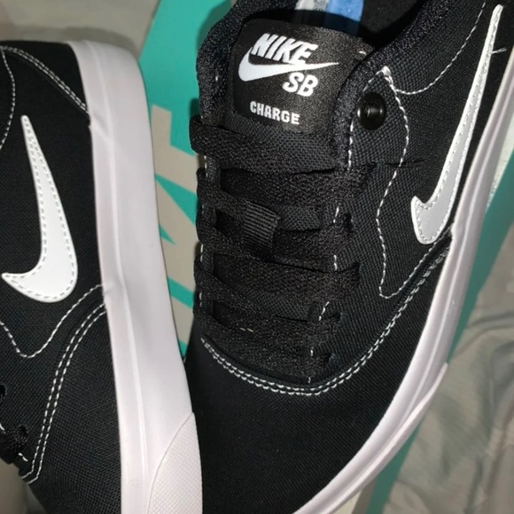 Nike Other - 👟New Boys Nike  SB Charge Skater Shoes Sz 5👟